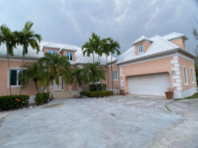 Pretty Bahama Style Home on Crystal Clear Canal
